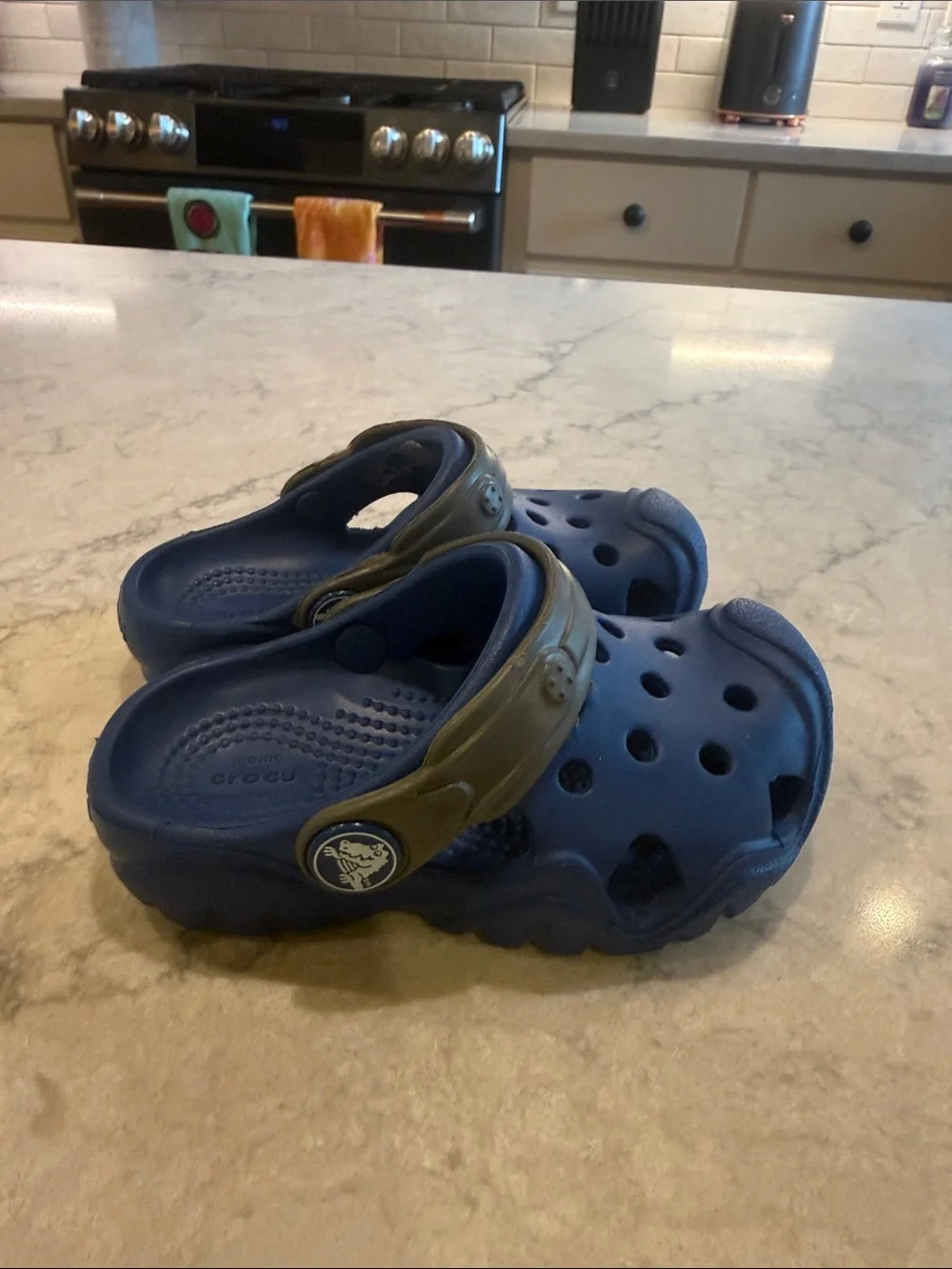 Toddler Crocs- size 6